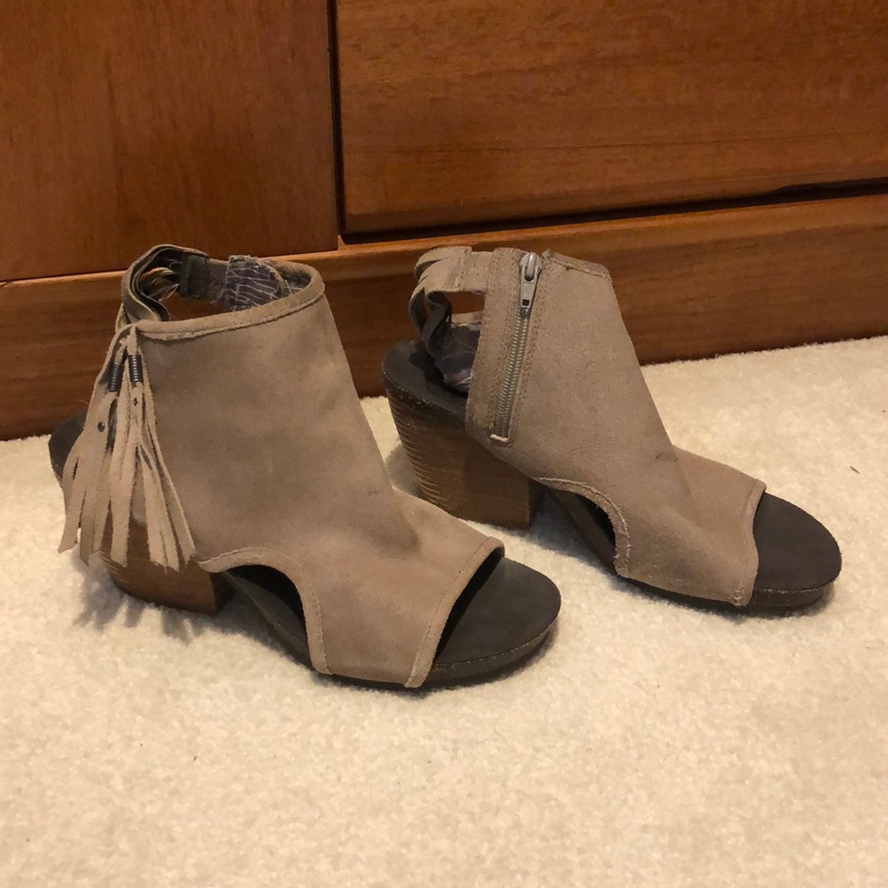 Suede/Leather Block Heel Sandal